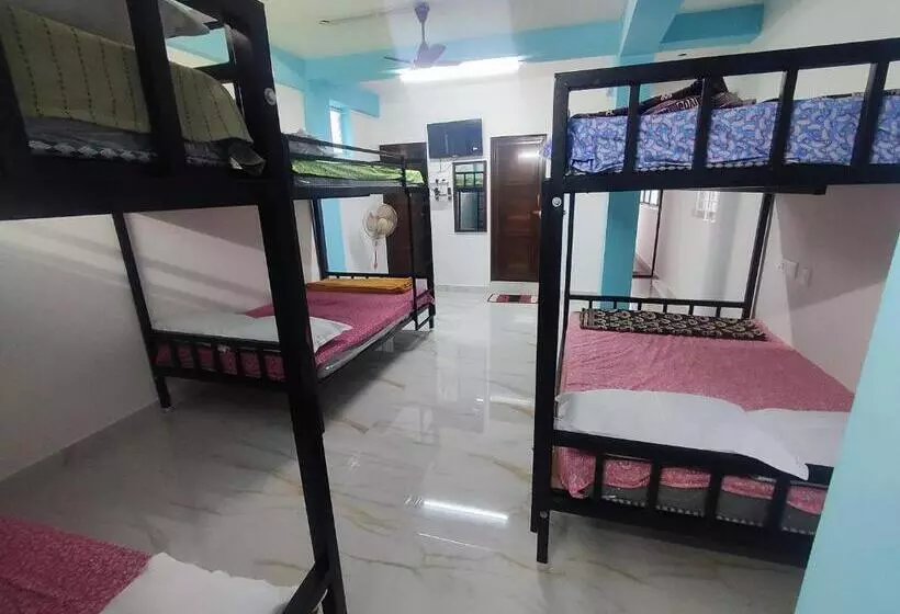 ホテル Sri Aksha Residency