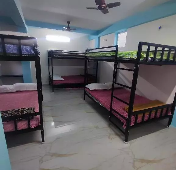 ホテル Sri Aksha Residency