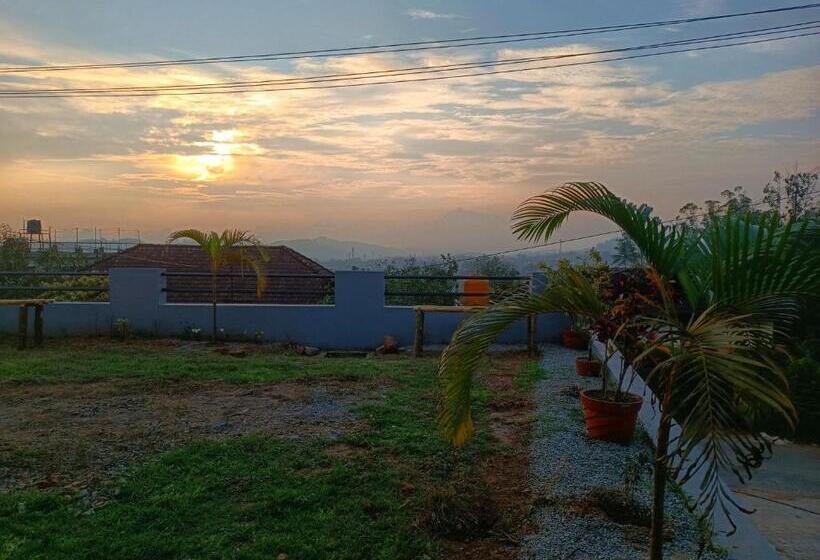 ペンション Coorg Kairav Homestay