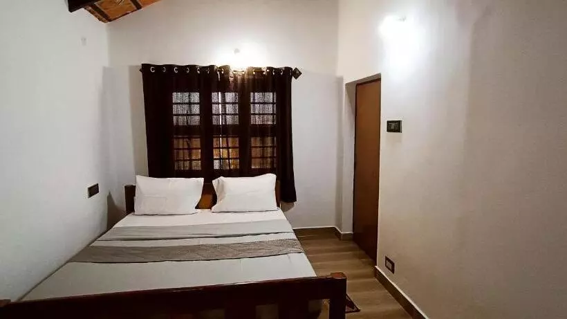 ペンション Coorg Kairav Homestay