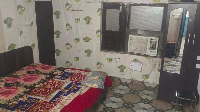 Pension Shri Haridas Dham