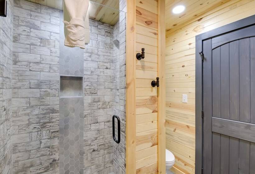 Spacious Sevierville Cabin W/ Hot Tub & Game Room!