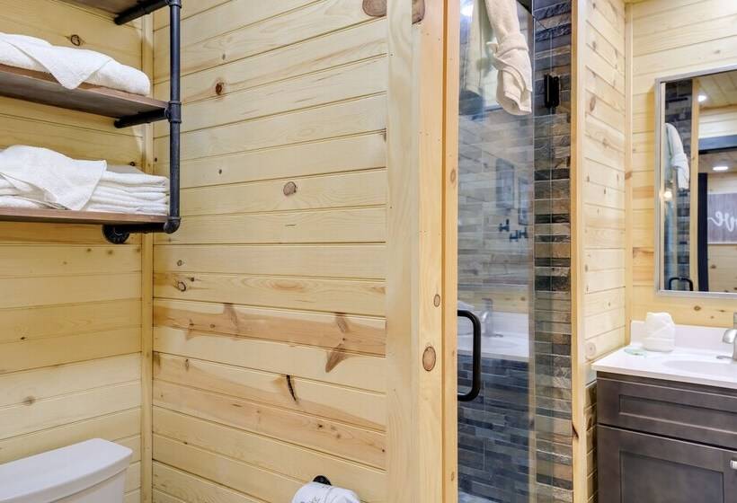 Spacious Sevierville Cabin W/ Hot Tub & Game Room!