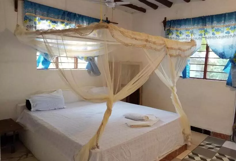 تختخواب و صبحانه Bwejuu Garden View Bungalows