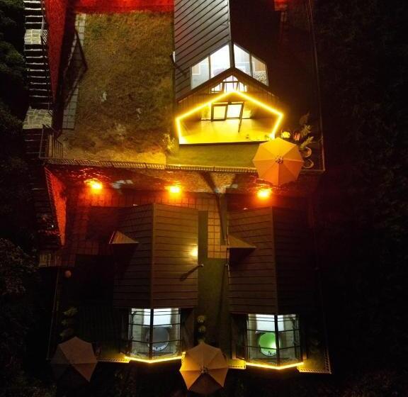 مبيت وإفطار Woodlife Bungalov