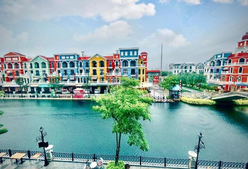 Herbs Spa & Hotel Riverside Grand World