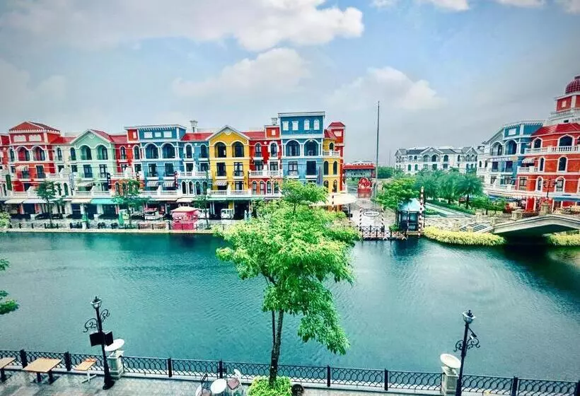 Herbs Spa & Hotel Riverside Grand World