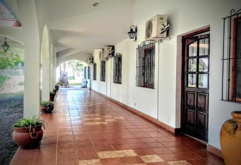 호텔 El Portal De Cerrillos, Hostería De Campo