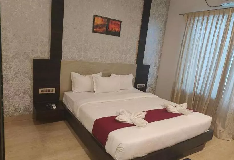 ホテル Retro Forest Resort Lonavala