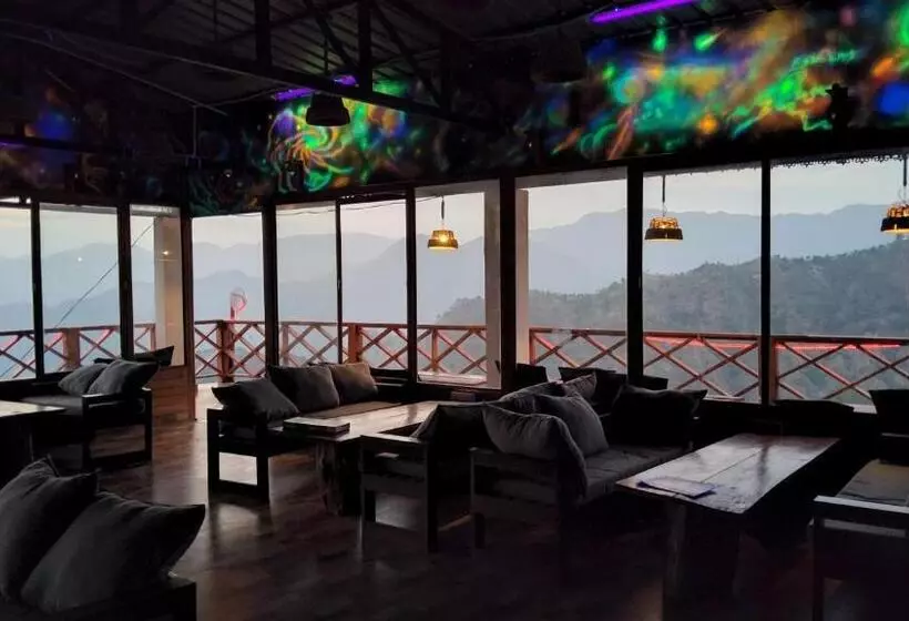 Hotelli Shiva Valley Resort