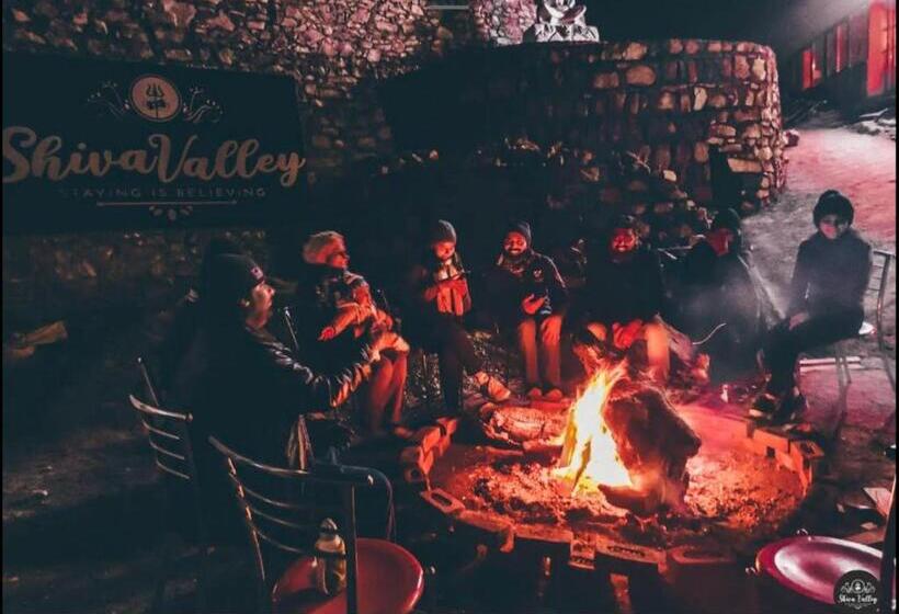 בית מלון כפרי Shiva Valley Resort