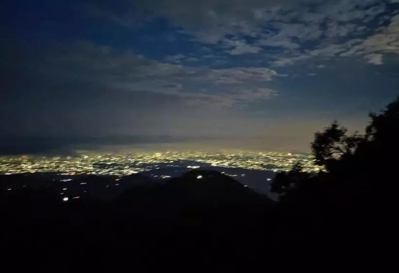 Hotelli Shiva Valley Resort
