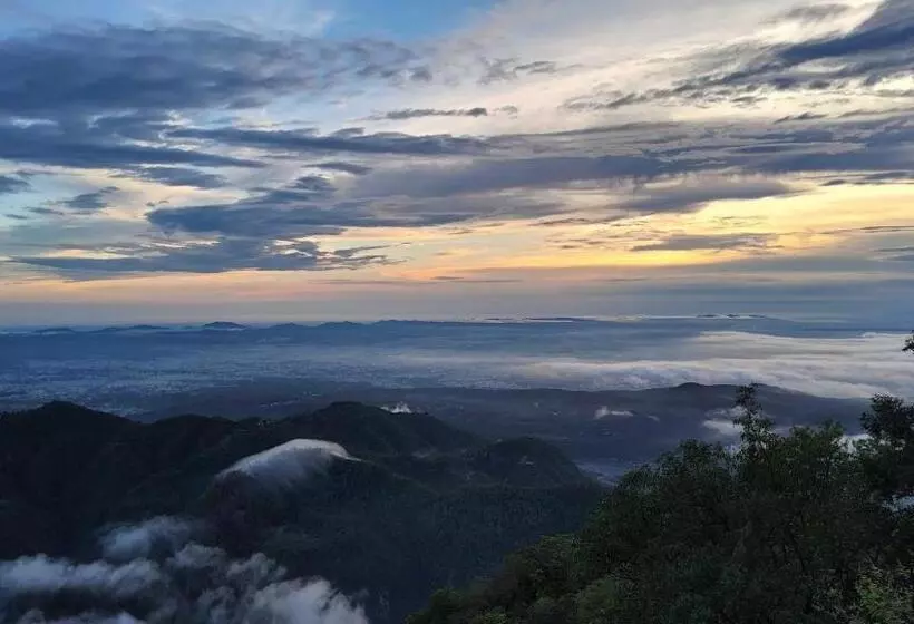 Hotelli Shiva Valley Resort