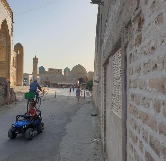 פנסיון As Mir Family Guest House