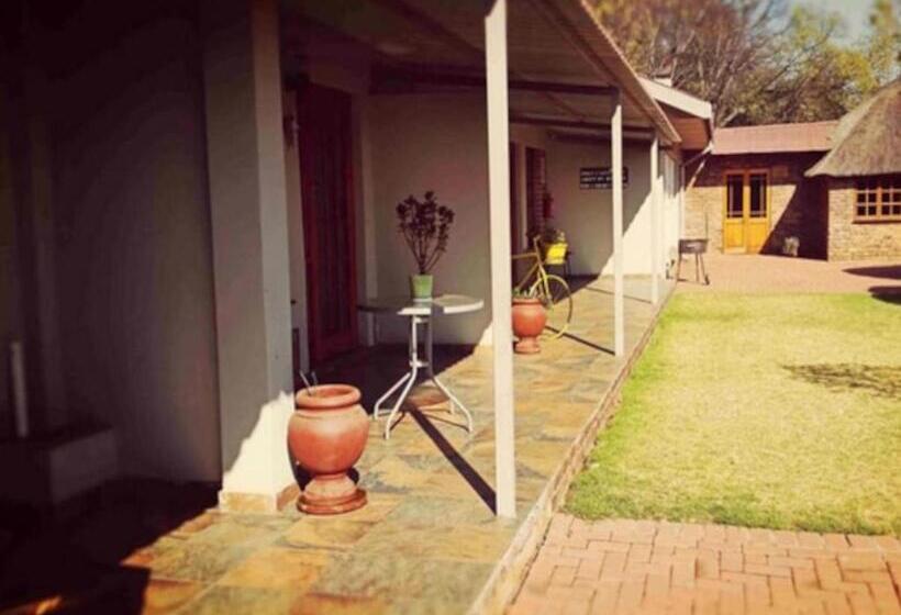 פנסיון Stay At 12 Guesthouse And Selfcatering