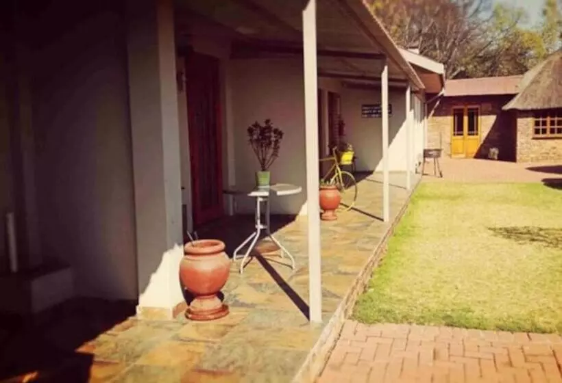 ペンション Stay At 12 Guesthouse And Selfcatering