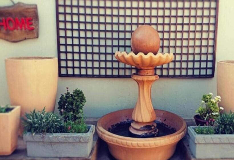 פנסיון Stay At 12 Guesthouse And Selfcatering