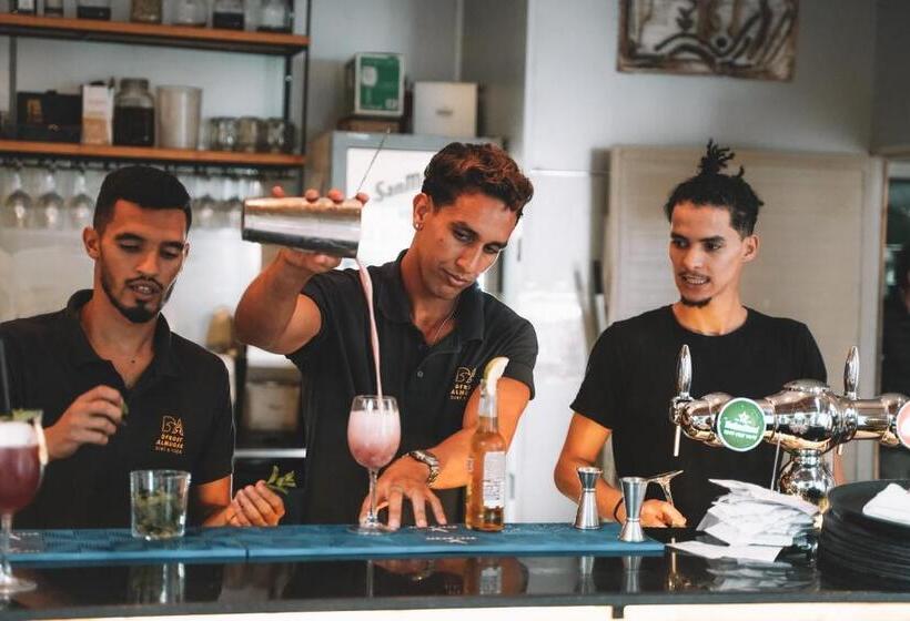 Seaside Hotel By Dfrost Almugar