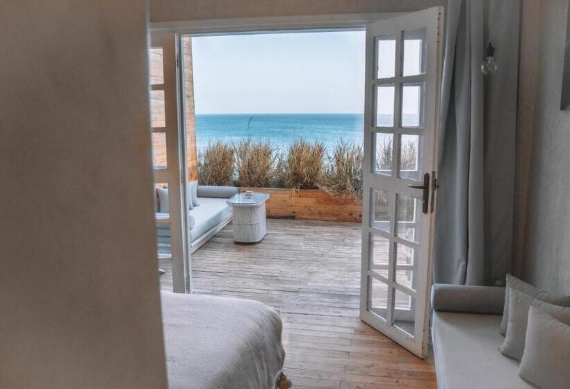 Seaside Hotel By Dfrost Almugar