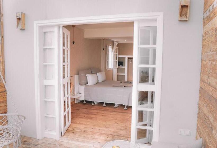 Seaside Hotel By Dfrost Almugar