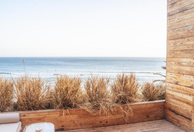 Seaside Hotel By Dfrost Almugar