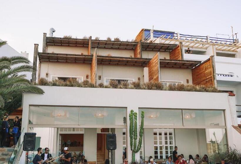 Seaside Hotel By Dfrost Almugar