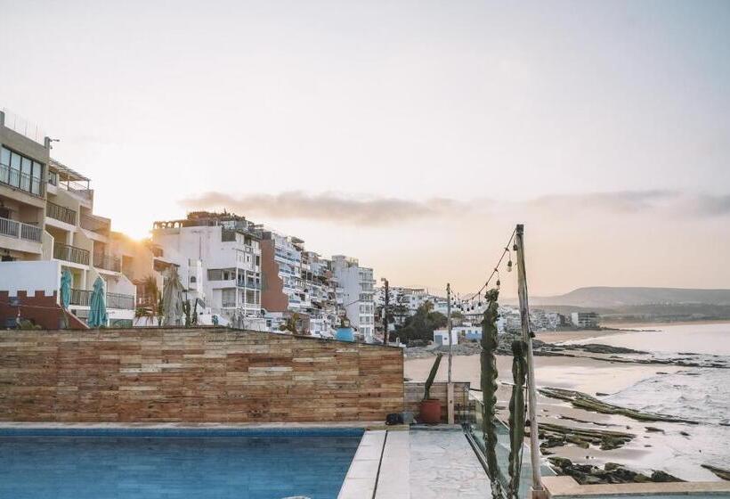 Seaside Hotel By Dfrost Almugar