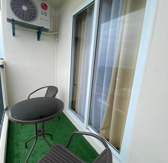 Seaside Serenity W/ Sunrise @ Saekyung Village One