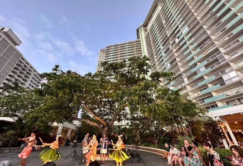 Waikiki Beach Experience! Luxury Oceanview Suite!