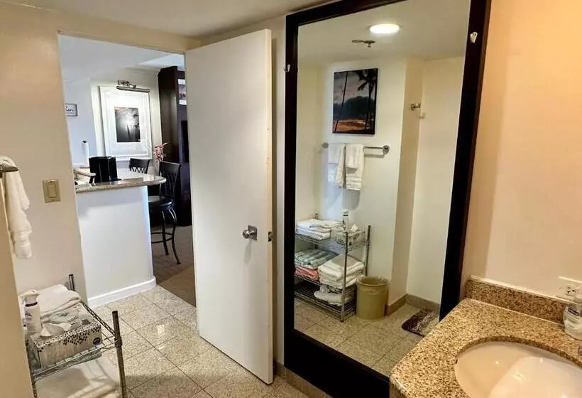 Waikiki Beach Experience! Luxury Oceanview Suite!