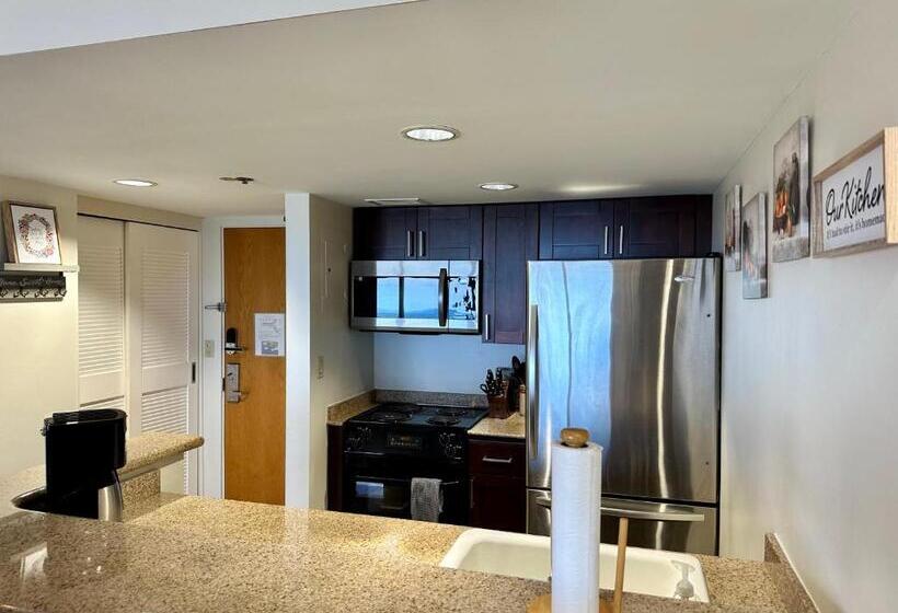 Waikiki Beach Experience! Luxury Oceanview Suite!