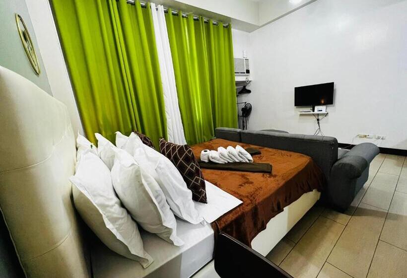 Studio 1st Fl With Balcony Across Terminal 3 Airport