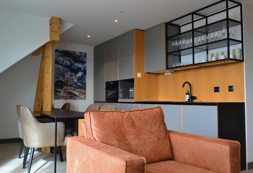 Отель Andenes Suite