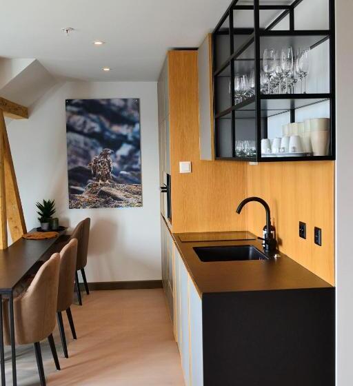 Отель Andenes Suite