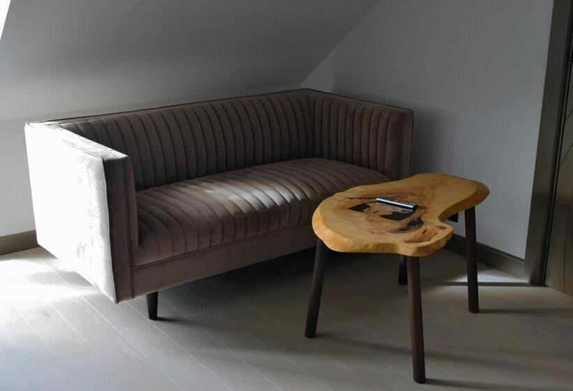 Отель Andenes Suite