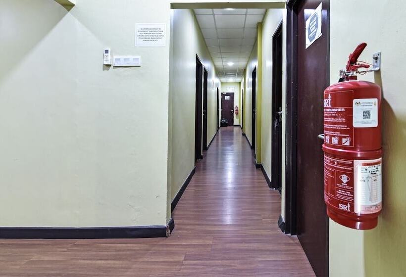 호텔 Capital O 90761 D Jiwa