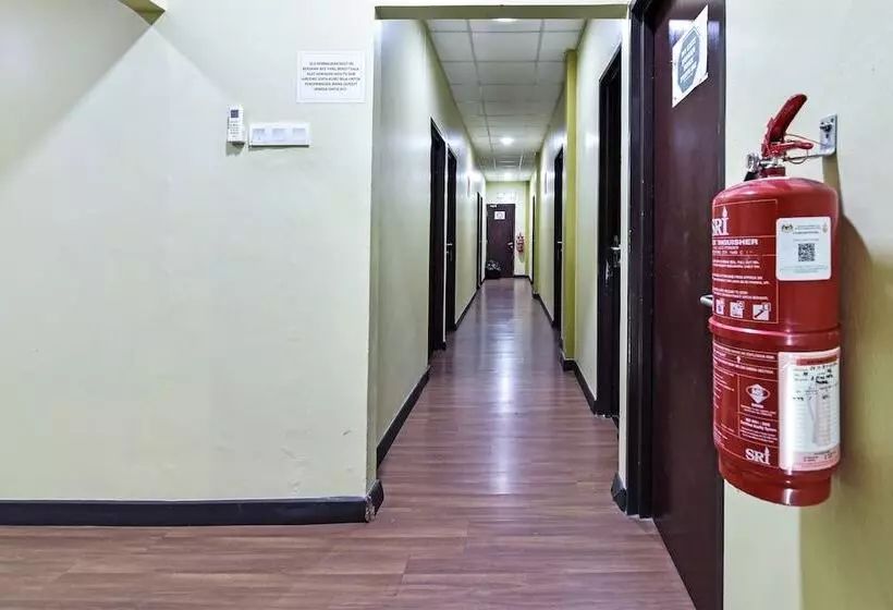 ホテル Capital O 90761 D Jiwa