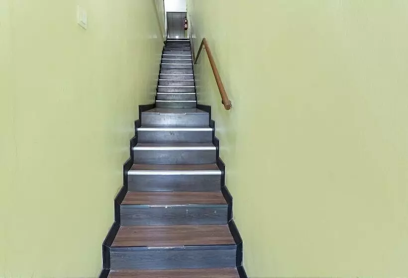 ホテル Capital O 90761 D Jiwa