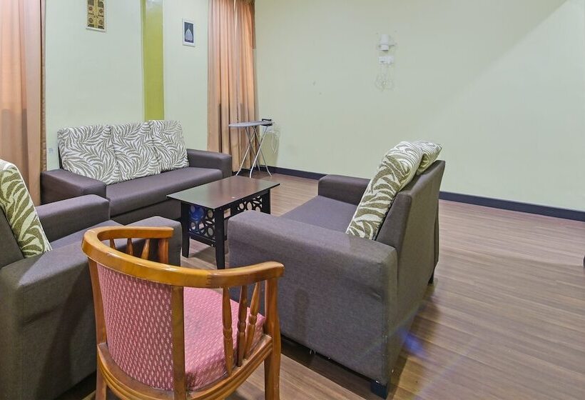 호텔 Capital O 90761 D Jiwa