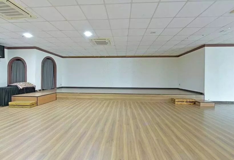 ホテル Capital O 90761 D Jiwa