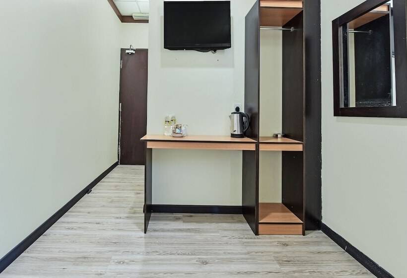 호텔 Capital O 90761 D Jiwa