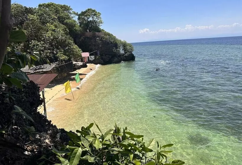 Hotelli Gratum Beach Resort