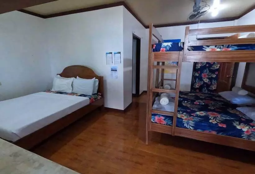 Hotelli Gratum Beach Resort