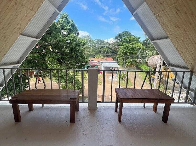 فندق Hostal La Perla