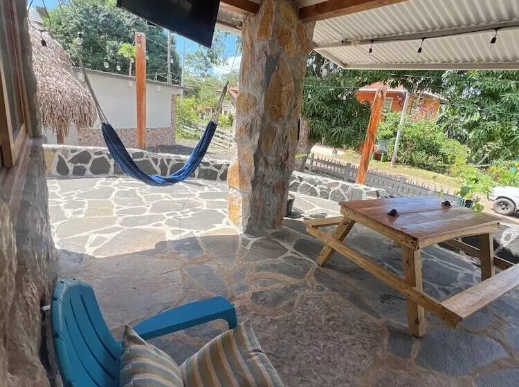 ホテル Hostal La Perla