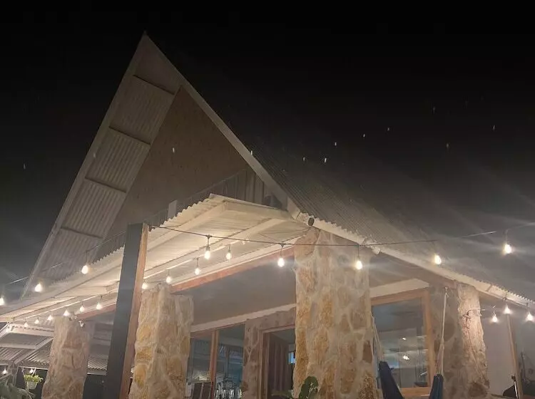 ホテル Hostal La Perla