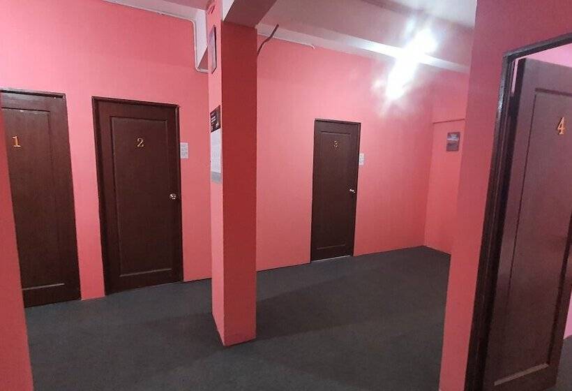 فندق Two Two Inn By Oyo