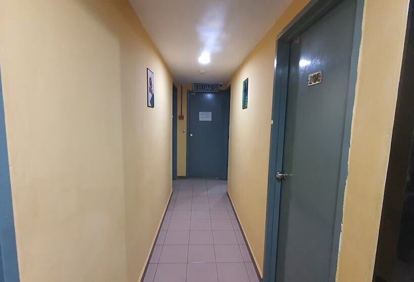 فندق Two Two Inn By Oyo