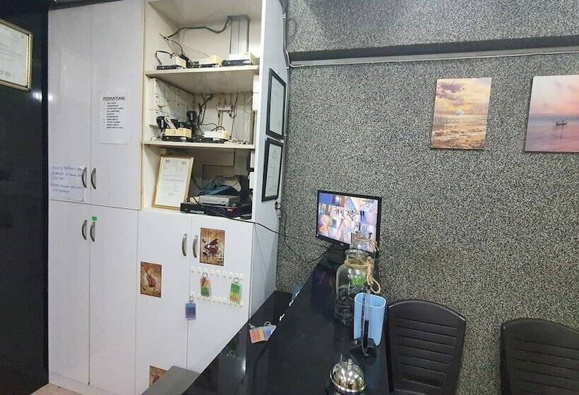 فندق Two Two Inn By Oyo