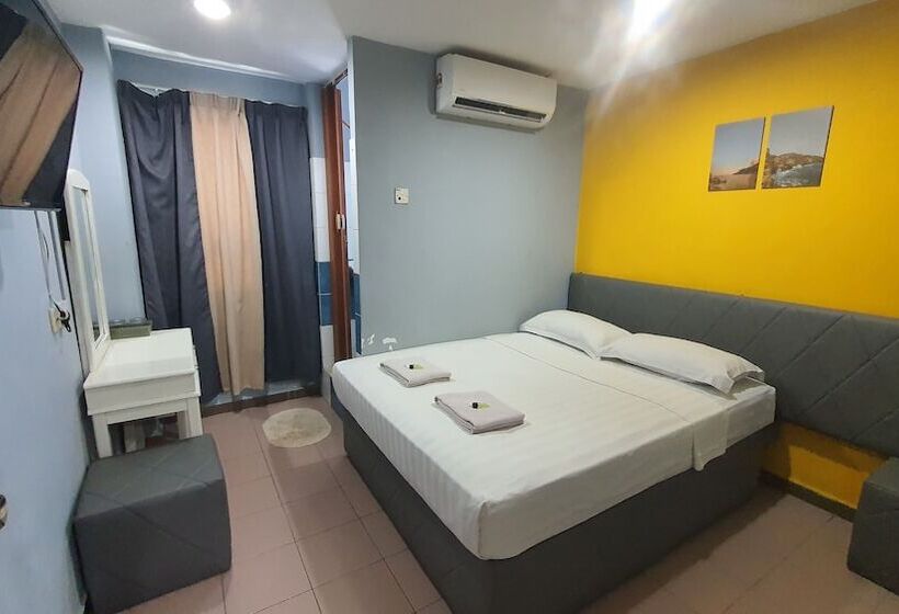 فندق Two Two Inn By Oyo